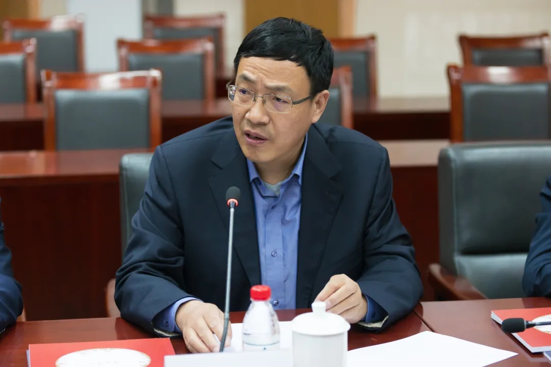 76f1a29b158e4bc6aeb3e6dba2196ce8.jpg 76f1a29b158e4bc6aeb3e6dba2196ce8.jpg