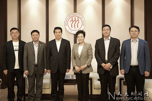 0bc80e0aee1a48c5b57dc7f3f79af71f.jpg 051702.jpg